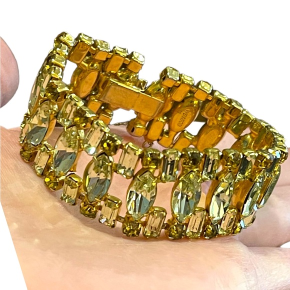 Vintage 1960s Lemon CRYSTAL WEISS Glass gold finish fancy Chunky bracelet - Picture 11 of 14